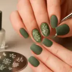 Stampe su unghie e finish opaco: i passaggi per un effetto elegante senza perdita di colore
